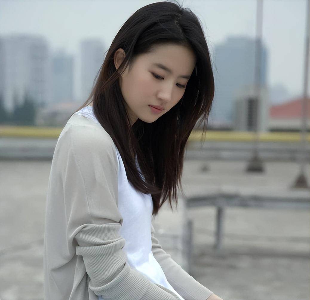 出淤泥而不染,不整容,不滥情,最"干净"的三位女星_舒畅_刘亦菲_镜头