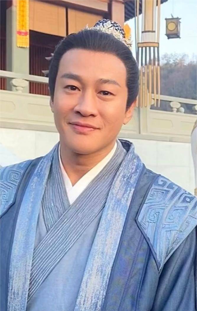 首王重阳一角则由同为内地中生代实力派演员的于今伟(原名于小伟)饰演