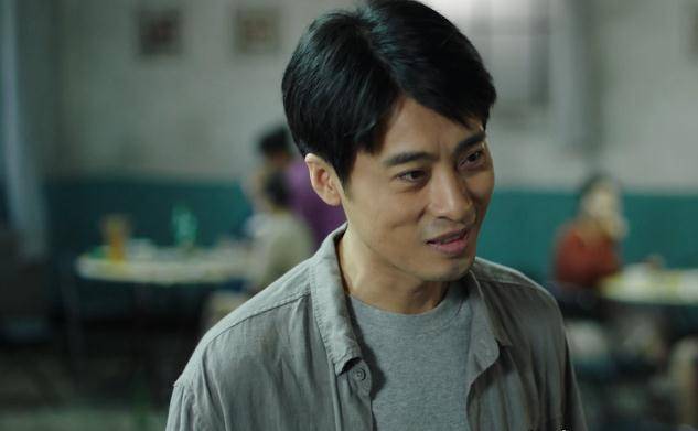 《我叫赵红兵》不仅主角演技经验,配角也让人眼前一亮,不愧是好剧