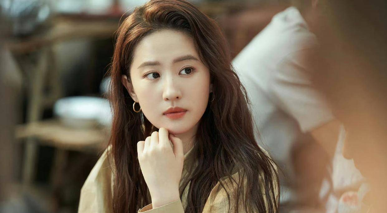 刘亦菲曾被韩国女生霸凌，想不到如今又再次被网络霸凌，值得反思-刘亦菲和韩国