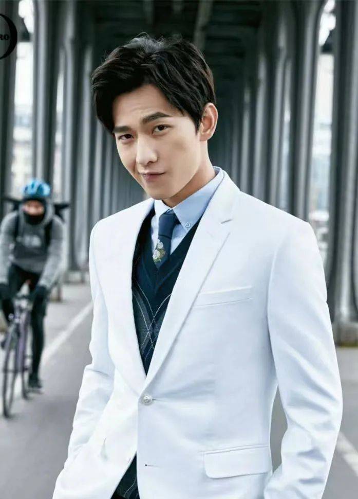 一次恋爱,杨洋被网友"扒"个底朝天,路人缘"毁"了_回应_王楚然_恋情