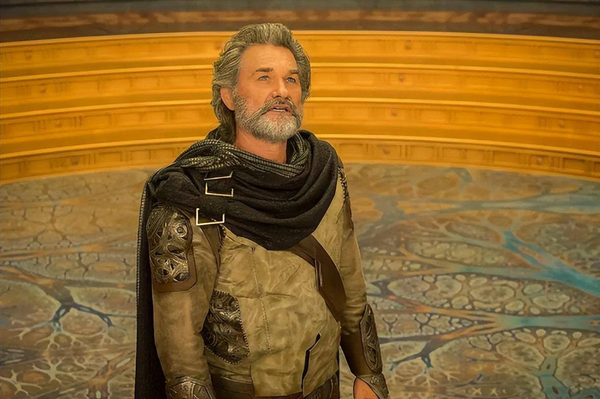 他是一个来自外星种族半人马座人的犯罪老大,拥有着一根能够随心所欲