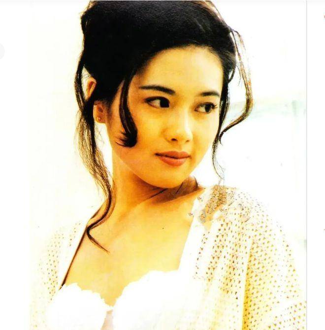 "玉女"李丽珍:靠5部"风月片"红遍全国,正红时嫁给