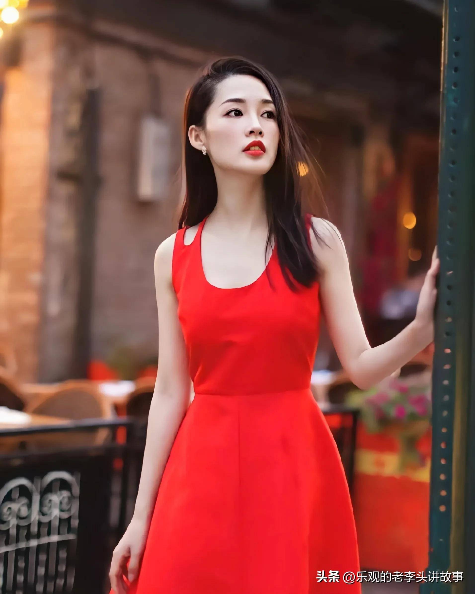 李沁 一袭红裙清新脱俗,仙惹哦!_图片_网络_目光