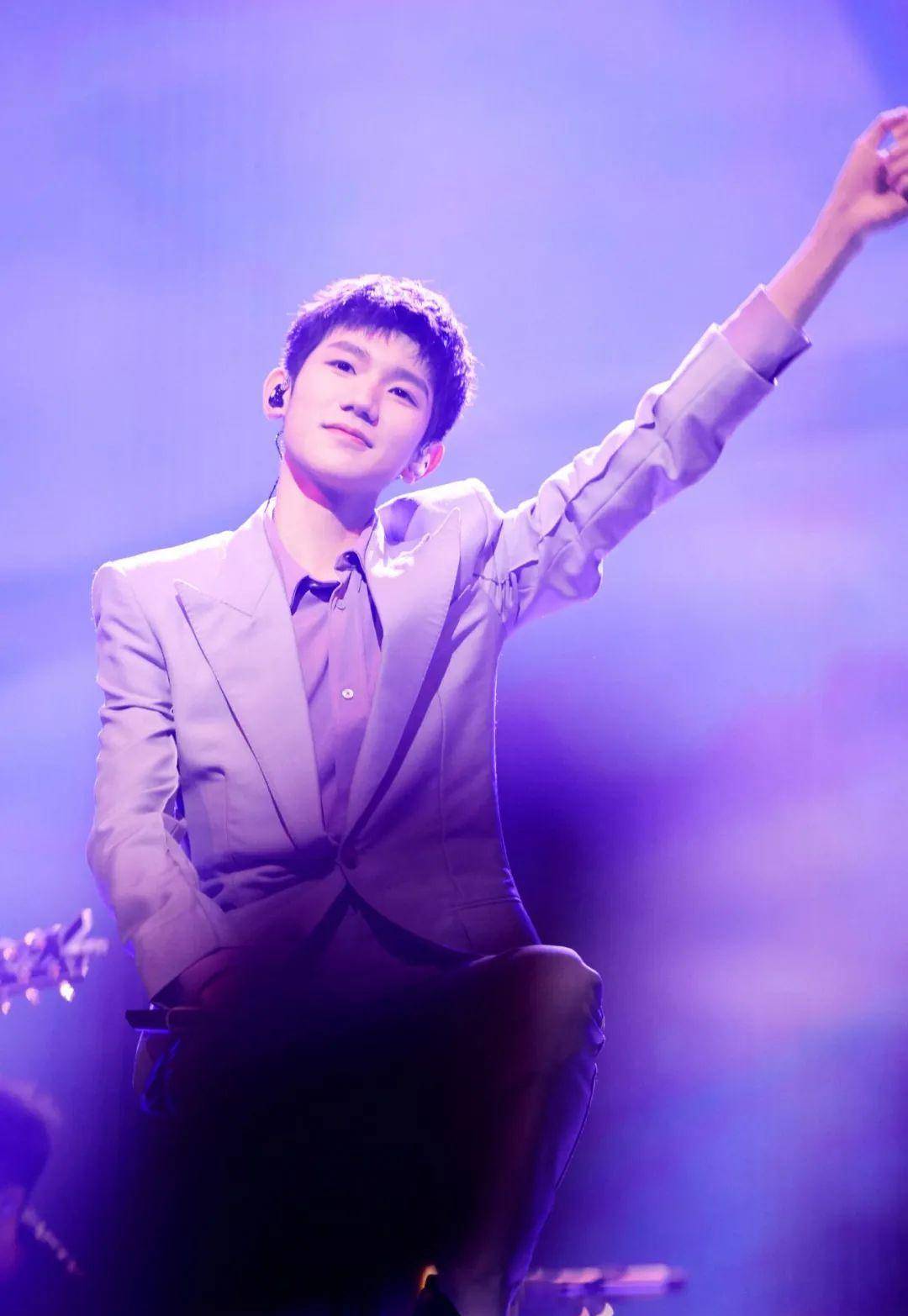 这些年王源唱过的情歌,怦然心动,扑面而来的年青涩的爱恋感_首歌_彩虹