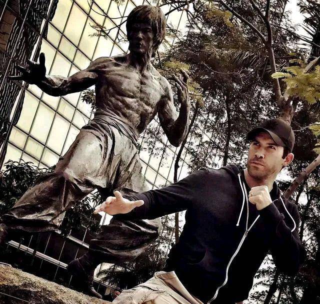 却成为中国四大动作巨星配角_斯科特阿金斯_吴京_终极