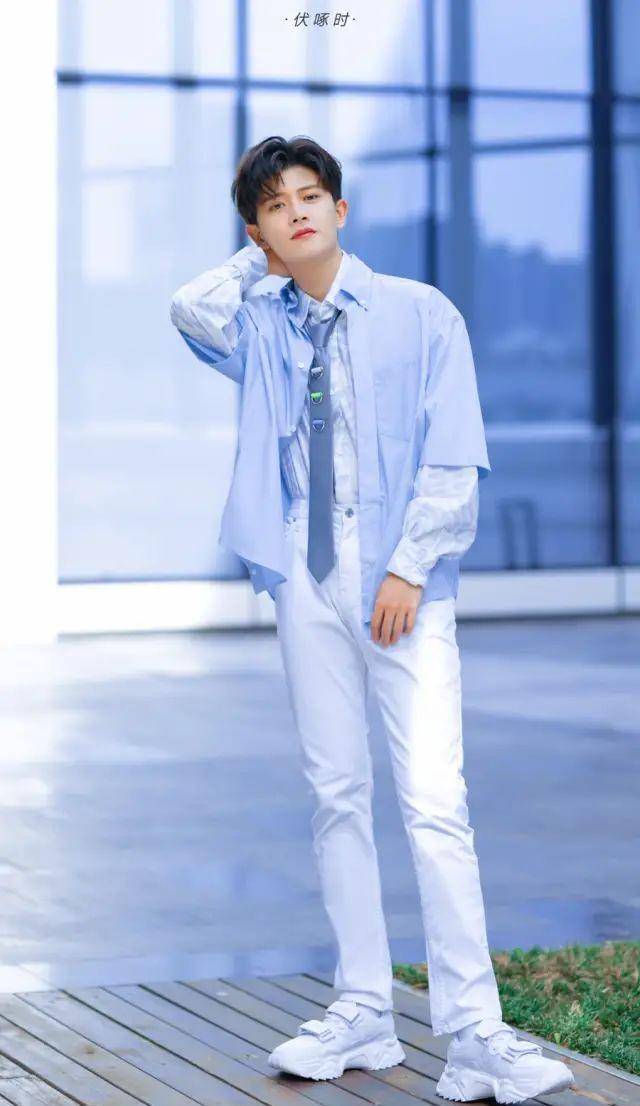 任嘉伦已婚少年感扛把子和最新八卦,好看又好笑_杨洋_谭松韵_团队