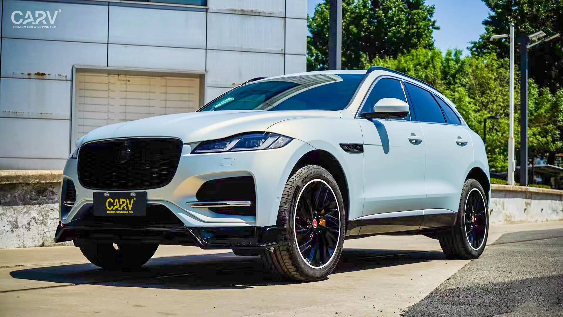 捷豹fpace卡孚改色膜白金远峰蓝魅金,蓝为底色,混合淡淡的白金色_搜狐