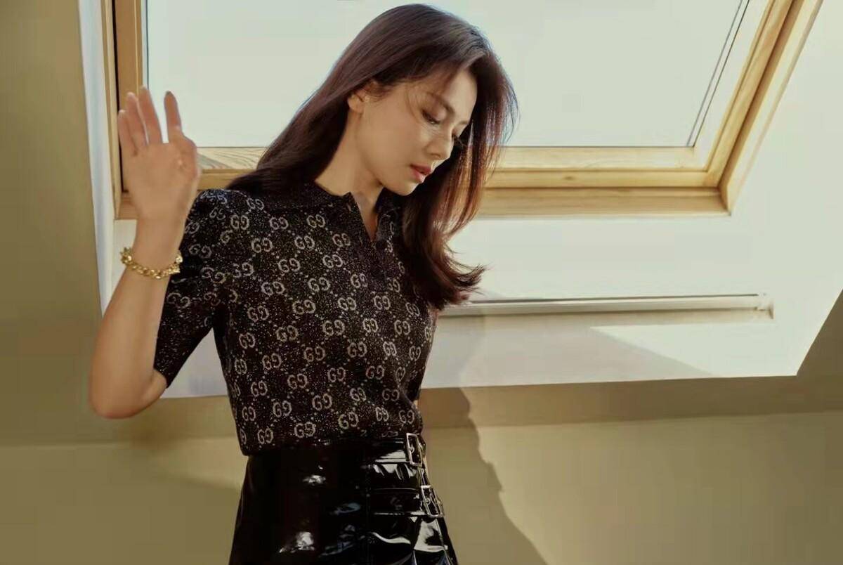 刘涛获得全球最美五十人称号,素颜照引网友关注_气质_演艺_化妆