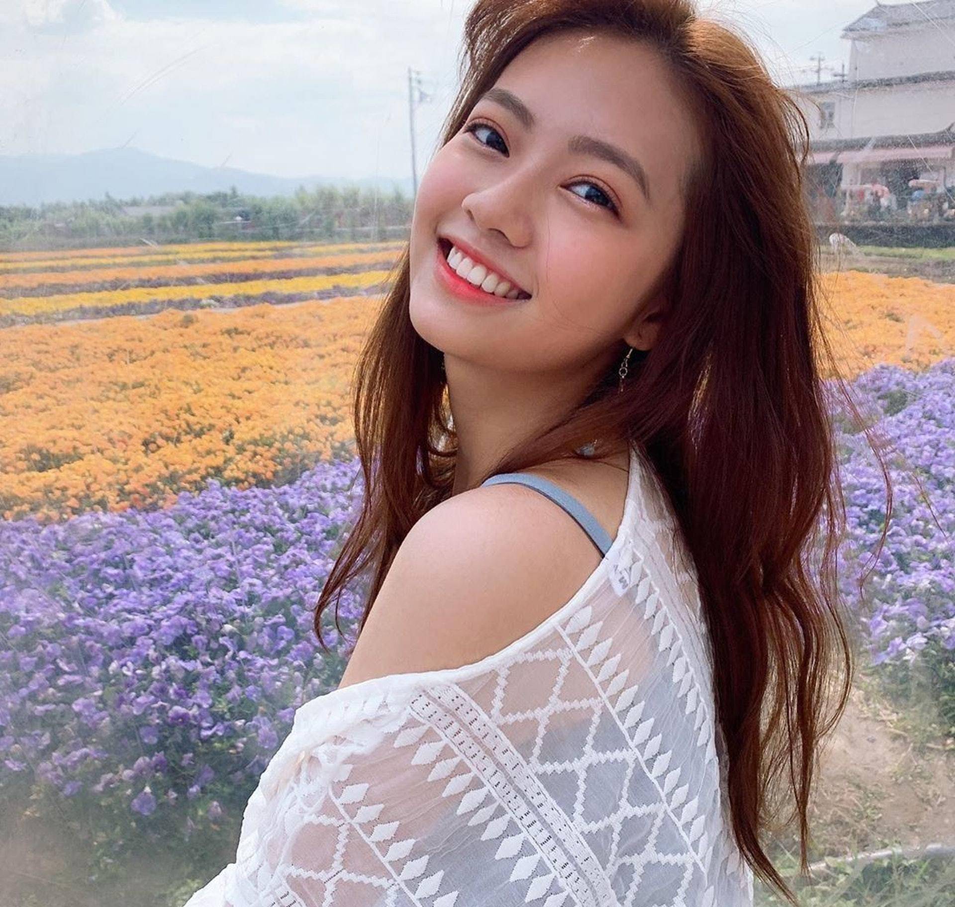 游嘉欣还指自己也希望有人疼爱,但是如果找不到的话都不会着急的,因为