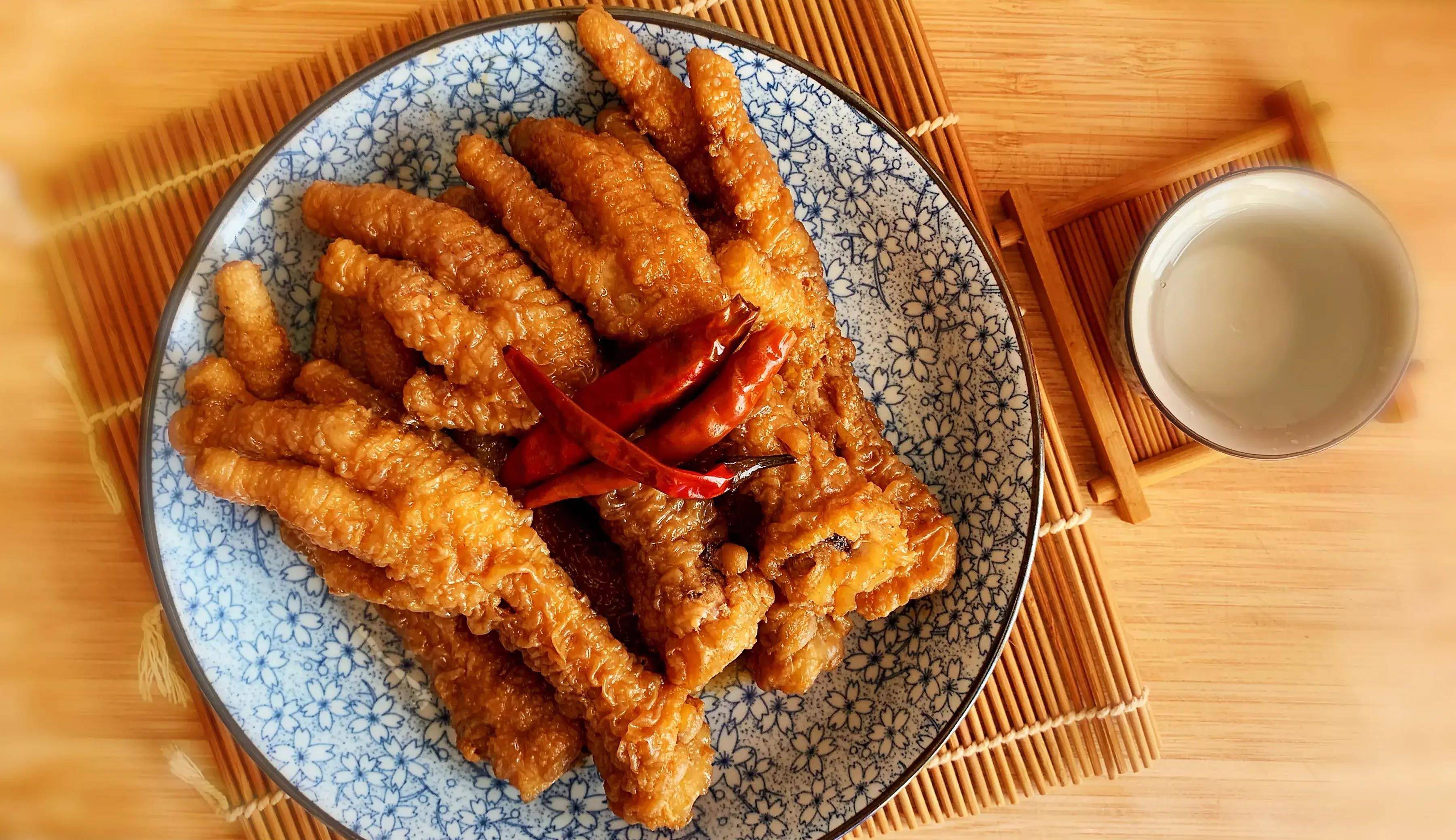 秋分至双节到,鸡爪这么做,软烂脱骨,香糯好吃,节日露一手_调料_汤匙