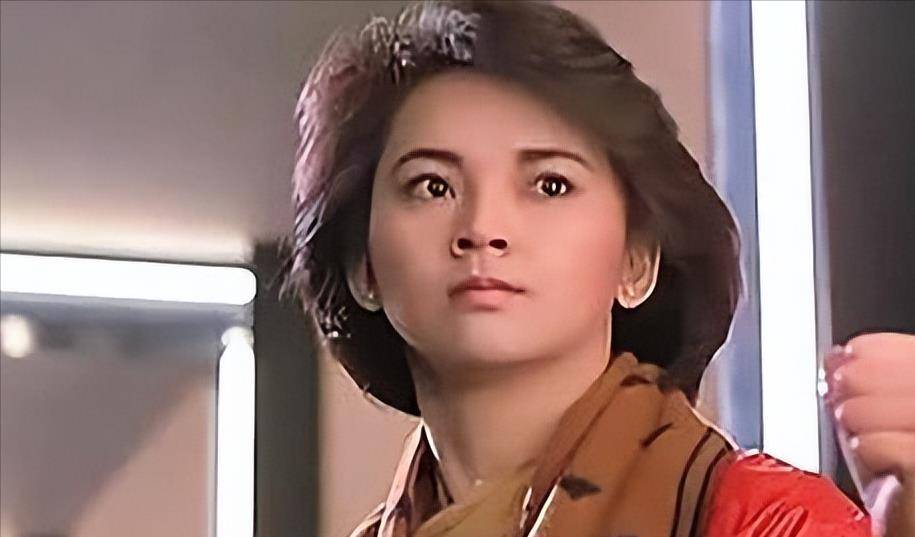 但拍摄《猎魔群英》期间,胡慧中却因严重烧伤,一度退隐.