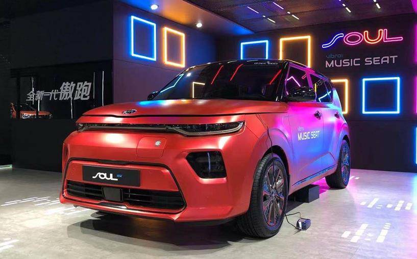 新款起亚秀尔很适合"小姐姐",车内被屏幕包围_搜狐汽车_搜狐网