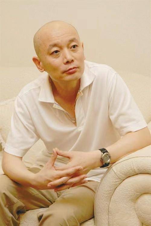 著名演员兼导演李成儒就曾经这样评价葛优:"他是用苦功的人,很认真很