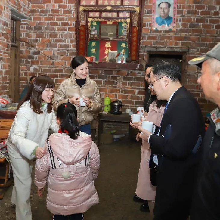 情系教育,爱心助学 | 上宝集团赴衡山新桥镇中心完小参加爱心捐赠仪式