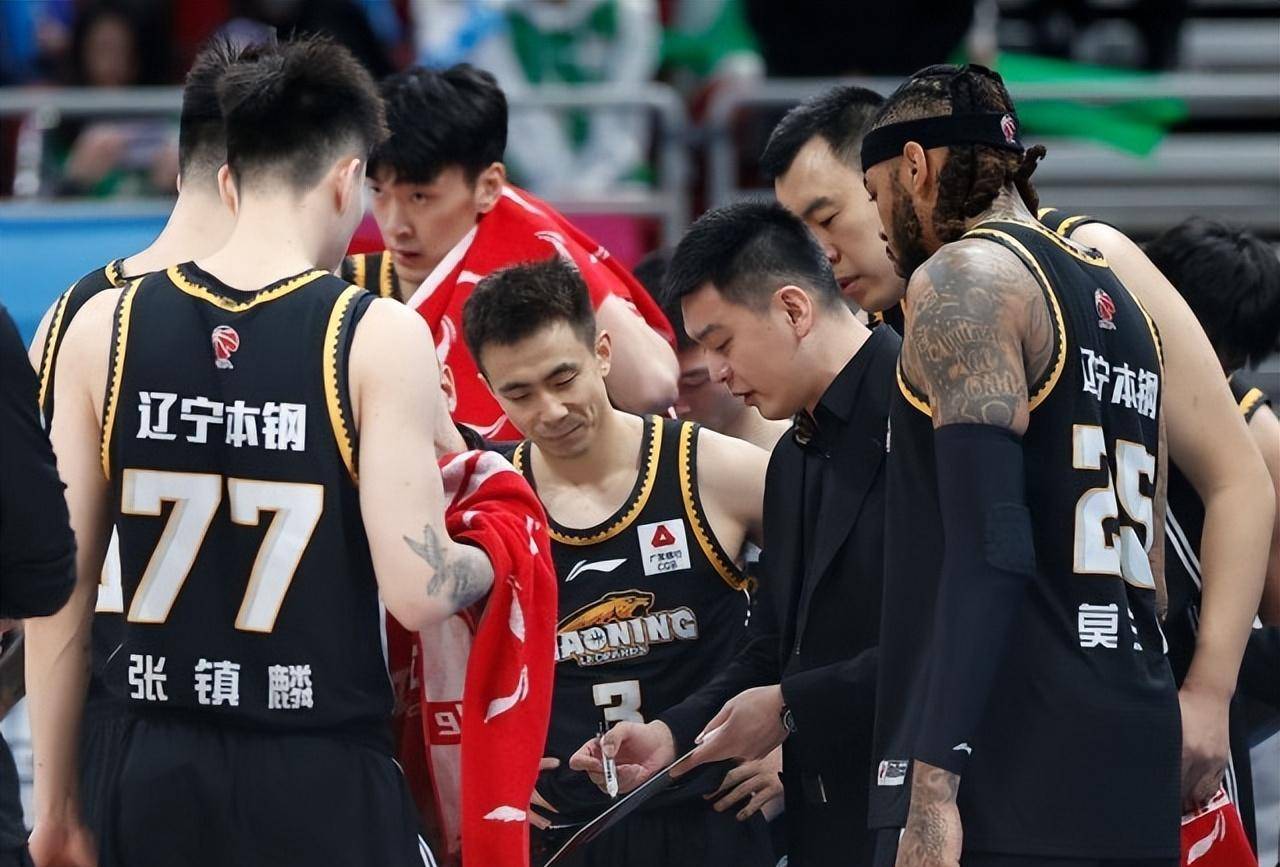 卫冕冠军主场不敌,男篮伤退,杨鸣作茧自缚_防守_辽宁队_比赛