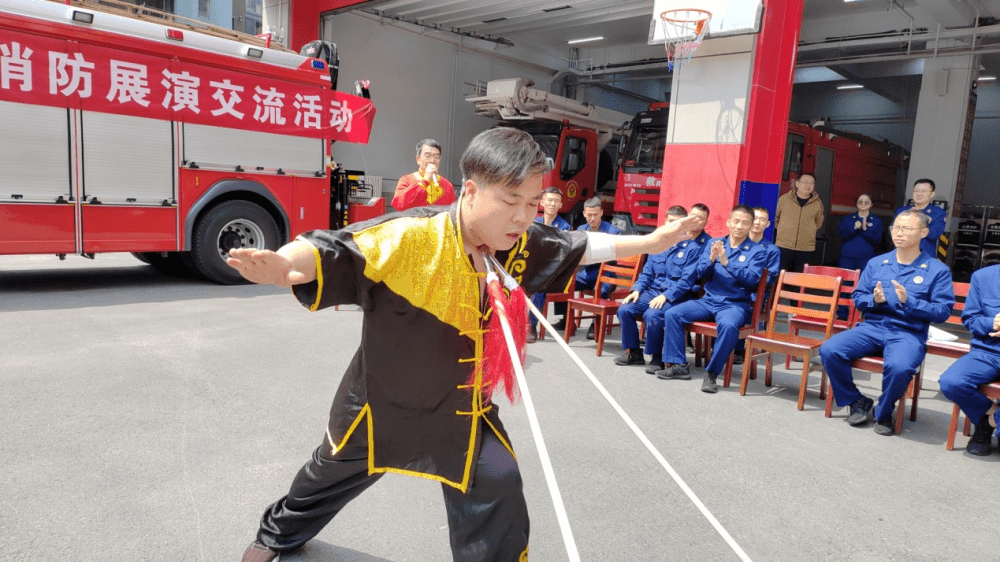 非遗岳氏意拳走进太原杏花岭消防队_表演_徒弟_孟荣成