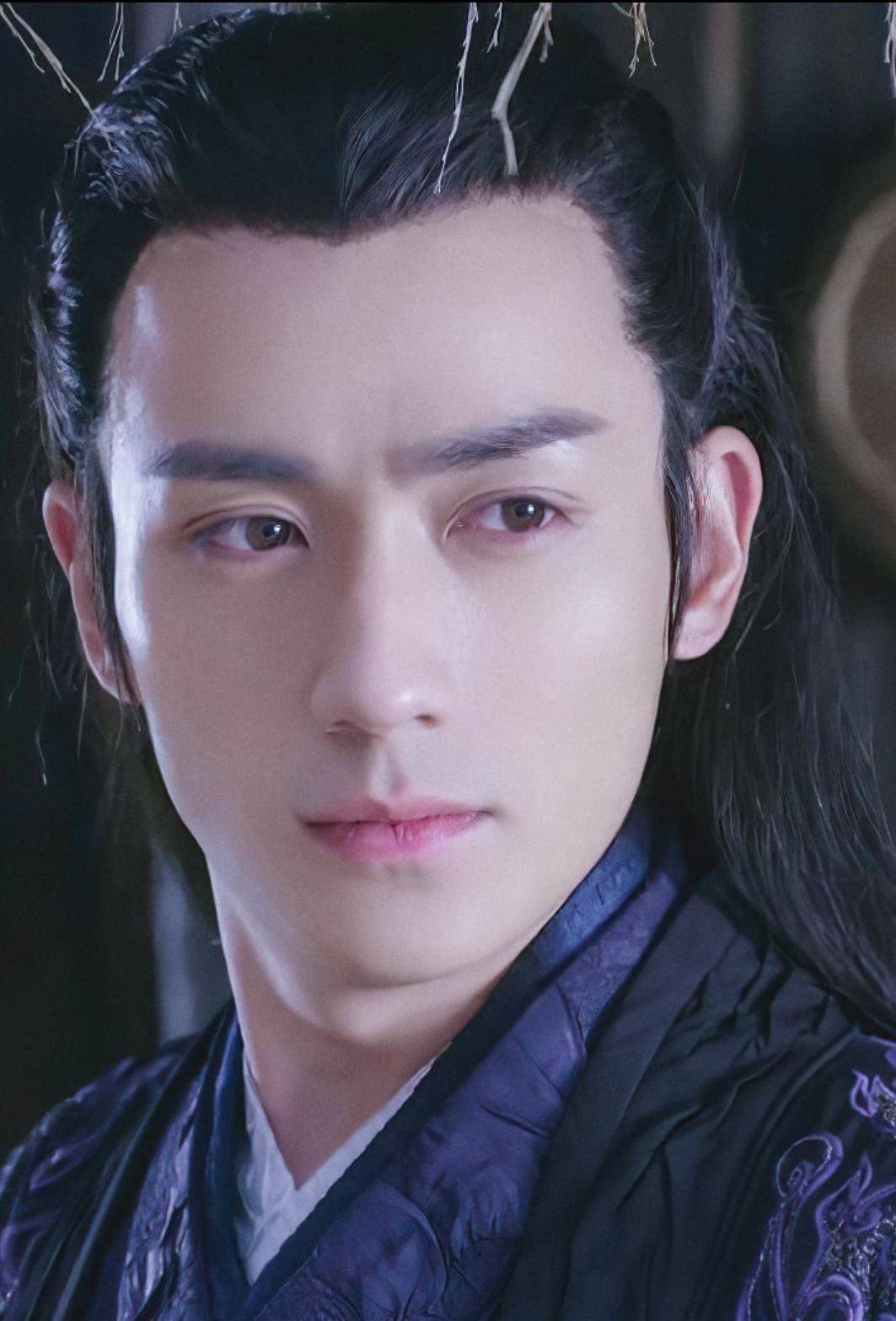 这张图为黑化后的连城璧《新边城浪子》里,我们看到朱一龙饰演的傅