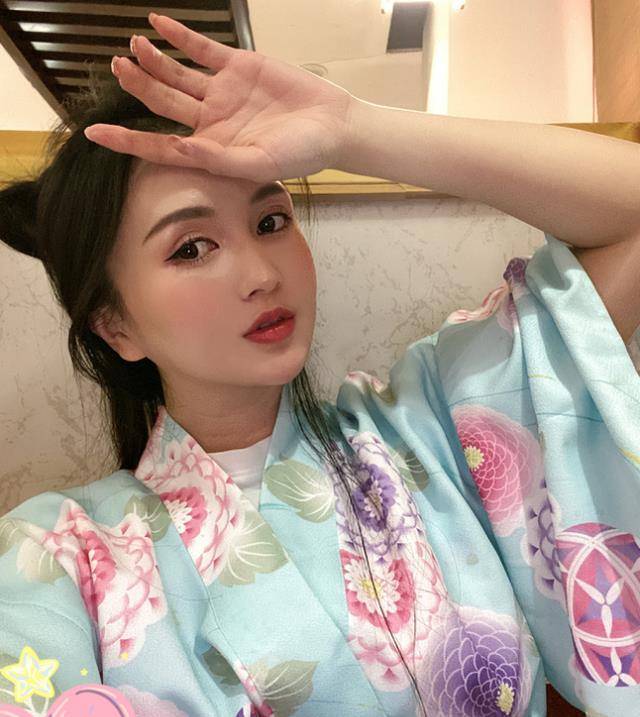 中像小冉这种酷爱整容的有很多,比如韩安冉,小猪先生,殷世航,平荣等