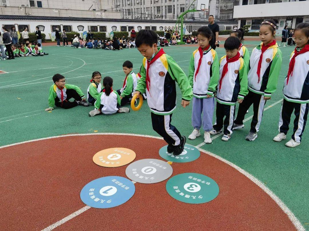 南通市海门区育才小学师生趣味运动会震撼来袭_比赛_瞬间_赛场