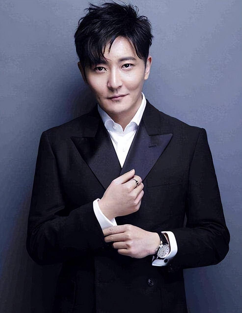 闪婚第17年,郭京飞的婚姻让多少明星下不来台_梦想_儿子_父母