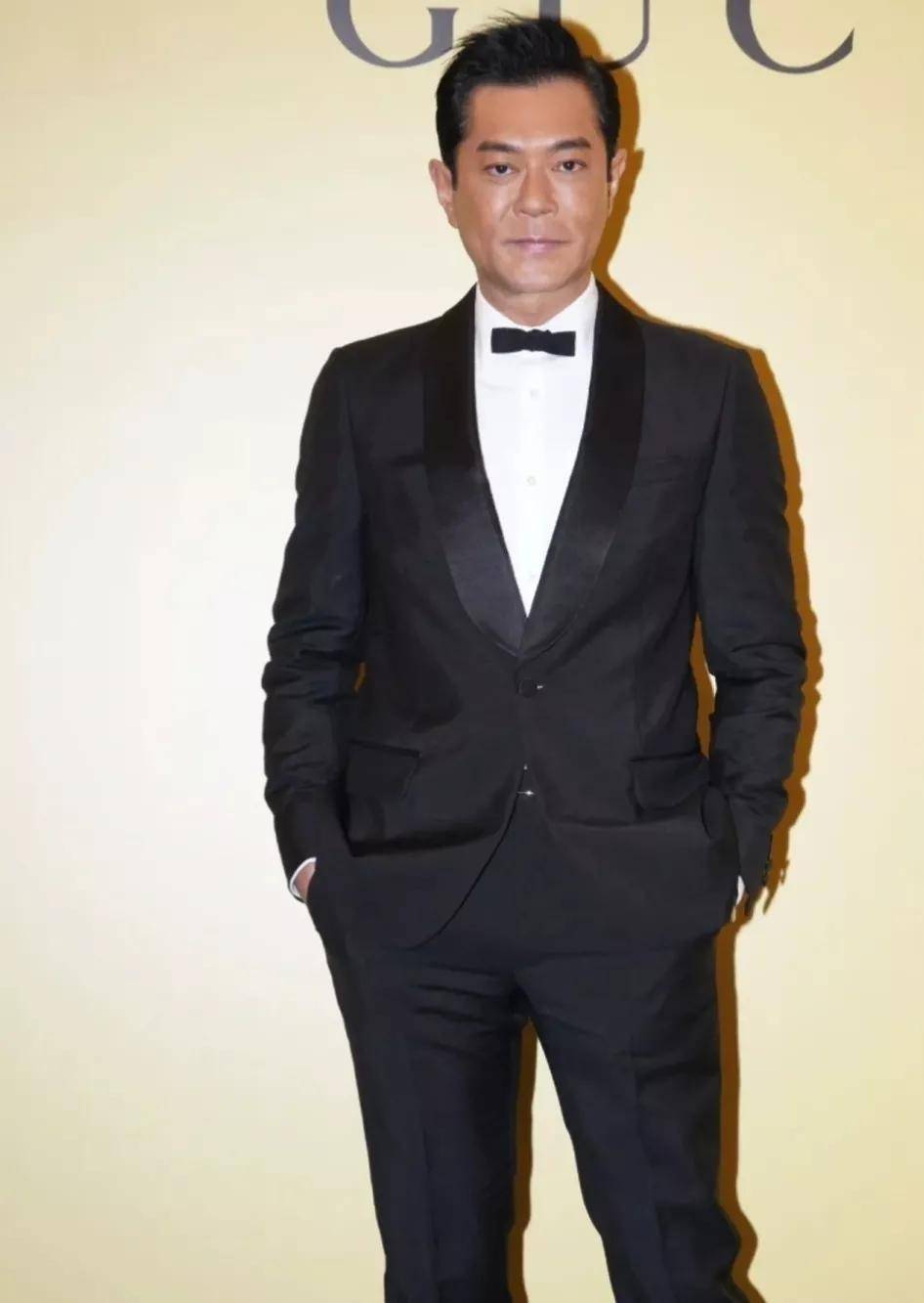 49岁钟汉良疑整容失败,模样大变认不出,又黑又瘦老了不止十岁_网友