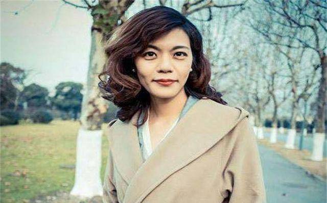 复旦网红教授陈果,从火遍全网到销声匿迹,她是如何跌落神坛的?