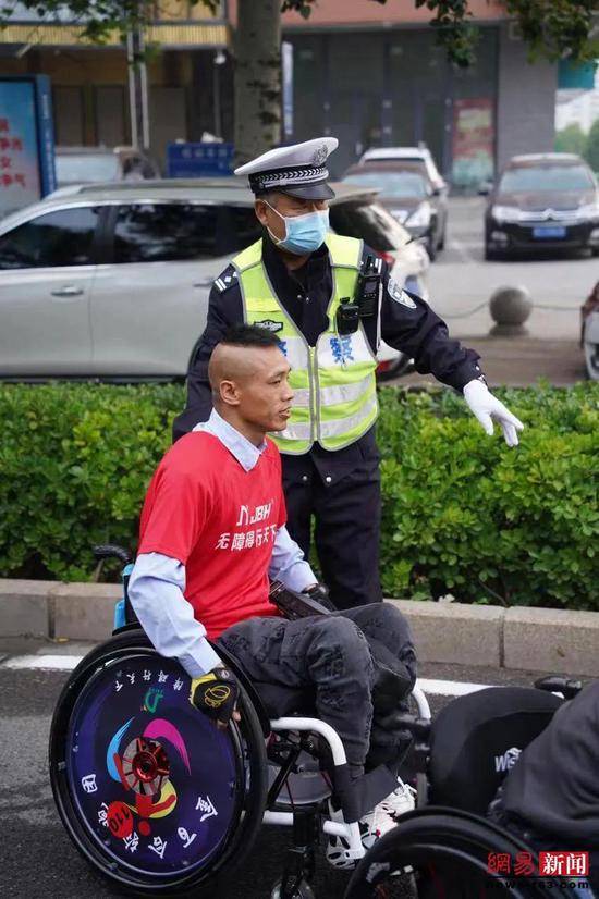 奔跑有风,一路有"警"丨秦皇岛交警护航2023马拉松_比赛_赛事_赛道