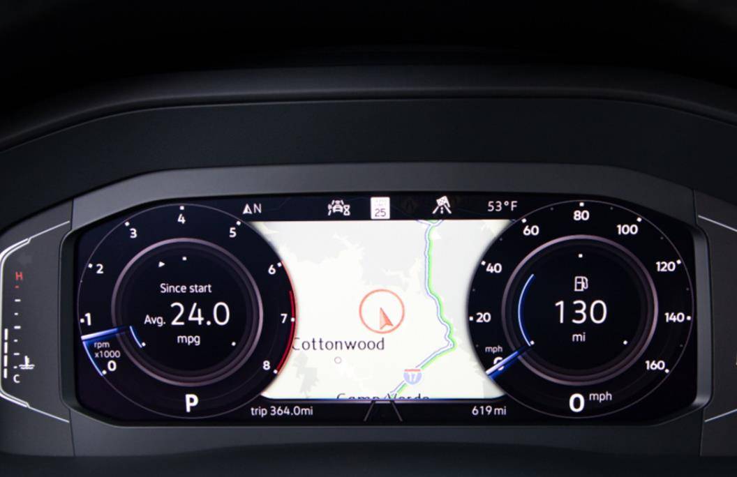 在配置方面,大众atlas配备了全景天窗,数字化仪表,三区自动空调,立体