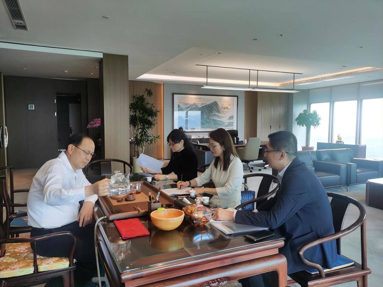 安宏基董事长彭康良荣获"深圳首届十大金口碑人物"称号_控股集团_发展