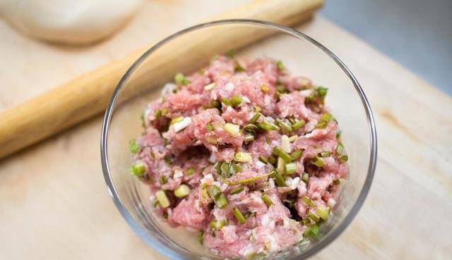 蘿蔔豬肉餃子餡要怎麼調才好吃_肉餡_調製_方法