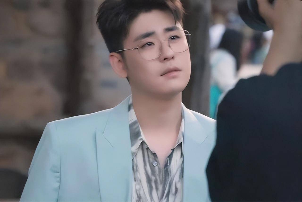 张云雷开个人演唱会,票价680元凭啥?_郭德纲_表演_歌词