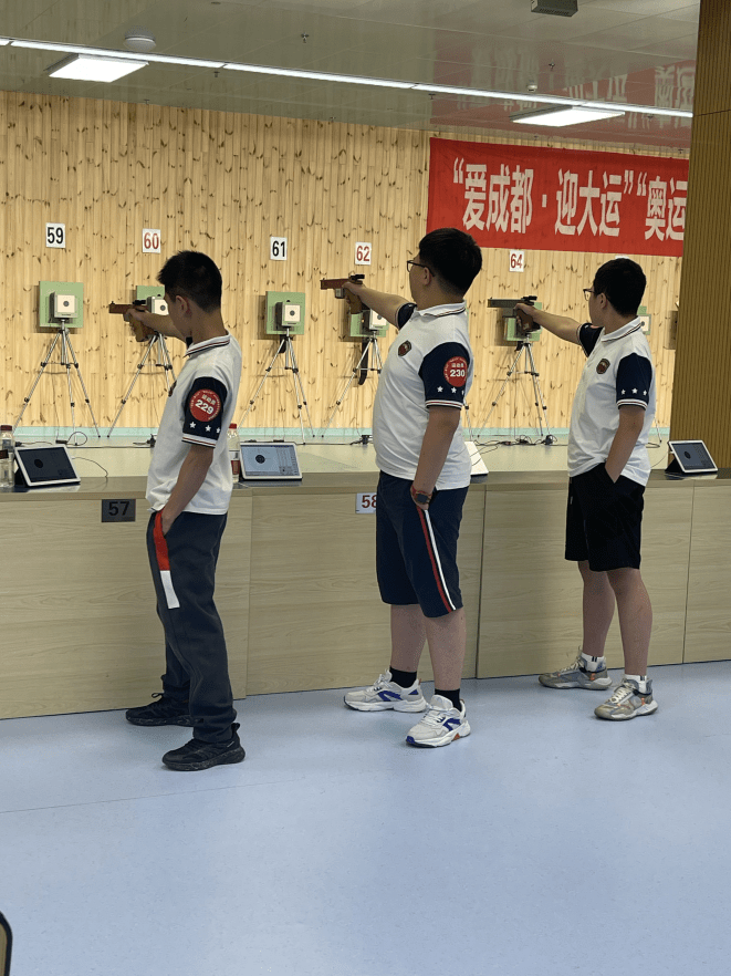 最小的8岁,最大的14岁,再次代表学校出征成都市射击射箭比赛_新川
