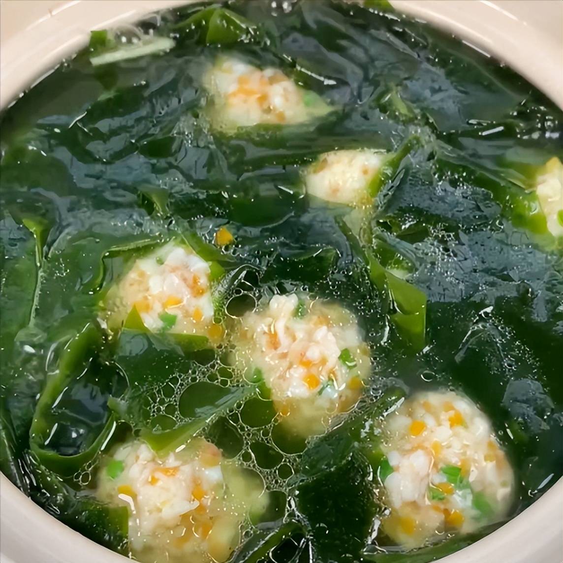 低卡美味|低脂鲜美热乎乎的虾滑裙带汤_备用_鸡汤_减肥