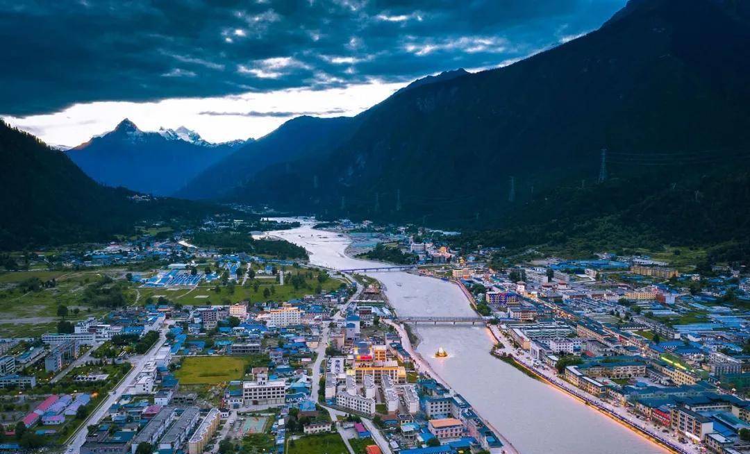 西藏自治区林芝市波密县至昌都市八宿县_冰川_然乌湖_海拔