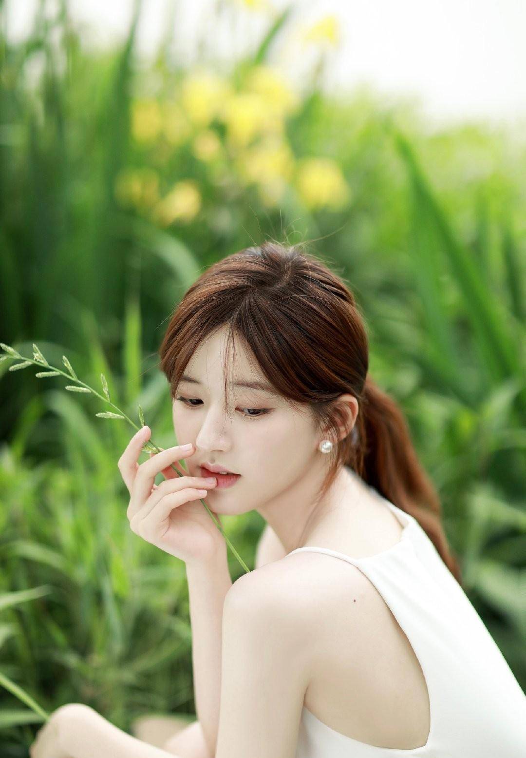清新脱俗又不失柔美,很有女人味_角色_笑容_少女