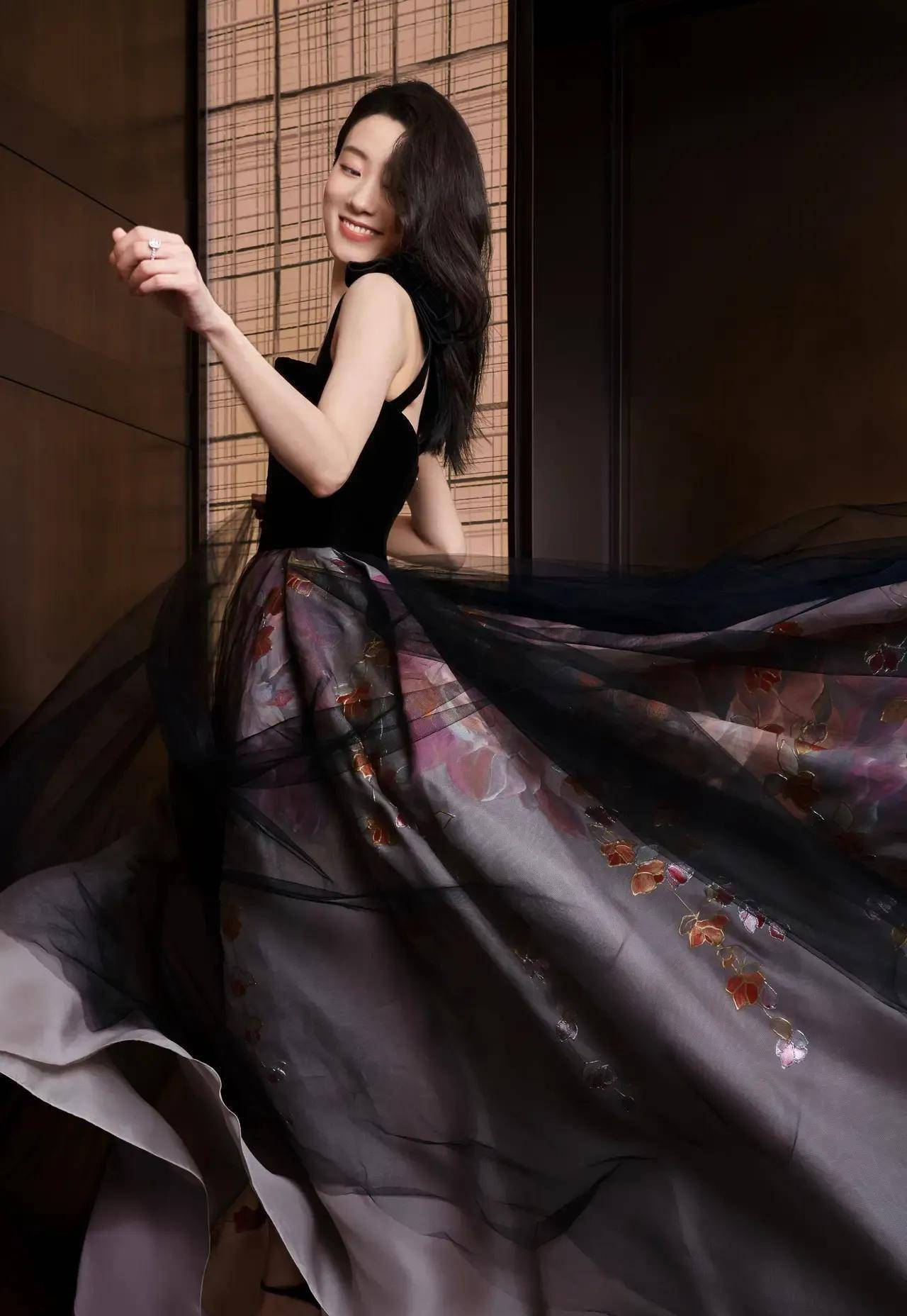 "爆红"张小斐的甜蜜负担:希望把自己的辈分在大家心目中降一降_活动