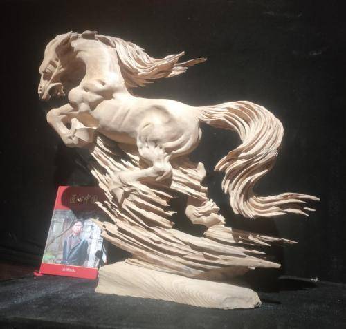 中国非遗木雕艺术家——李松涛_贵州省_龙马_作品