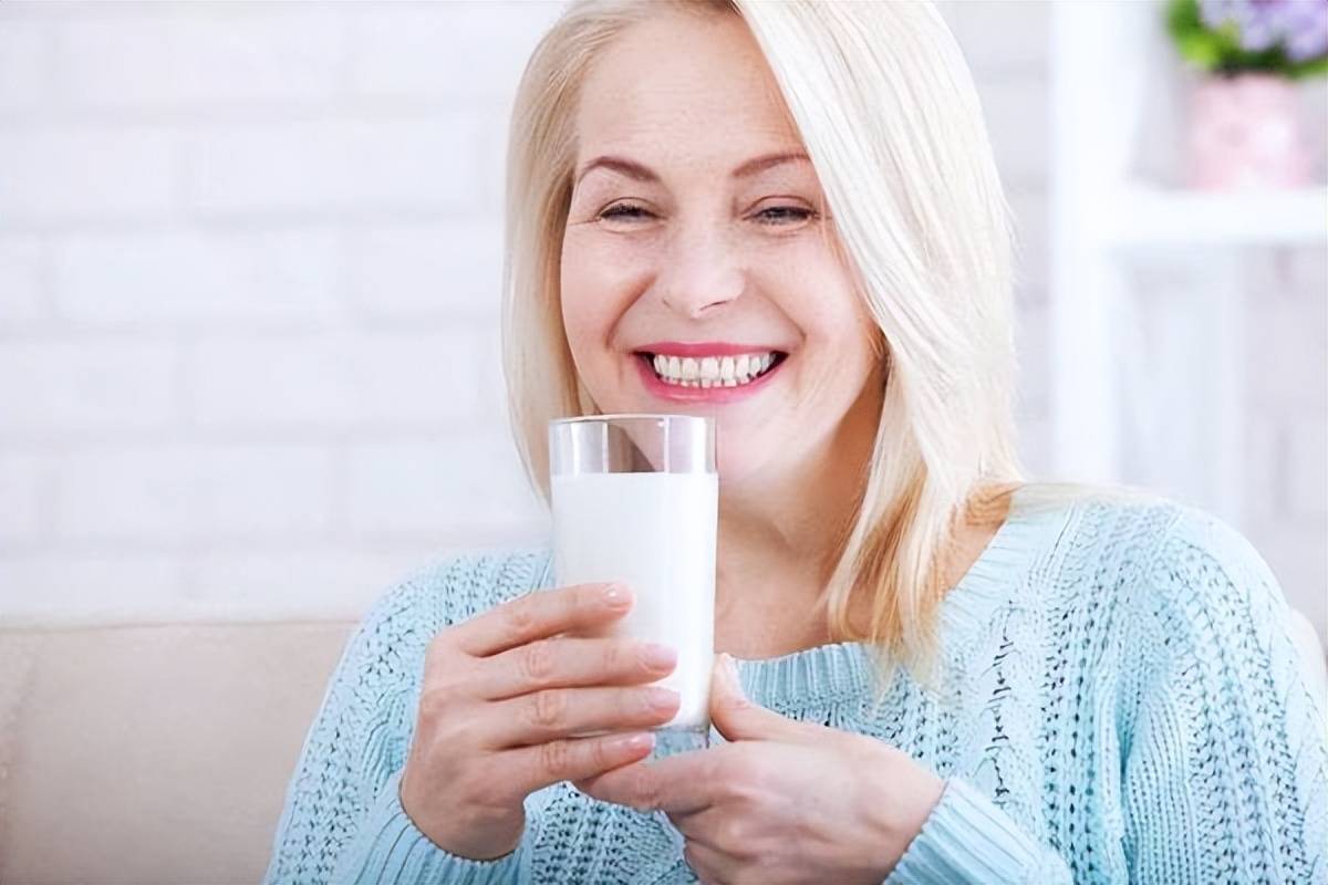 糖尿病能喝哪几种牛奶 糖尿病患者喝牛奶需要注意什么