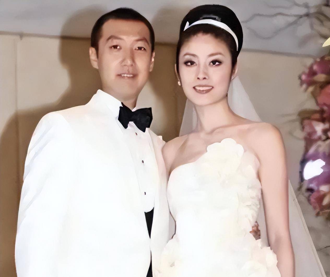 "港圈公主"陈慧琳:隐藏了26年背景曝光,连向华强都不敢惹她_婚礼_惠敏