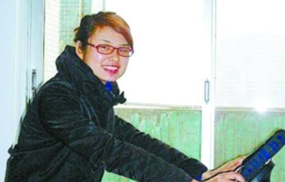 而邓贵大的妻子郑爱芝在采访时却说,丈夫对那些是不