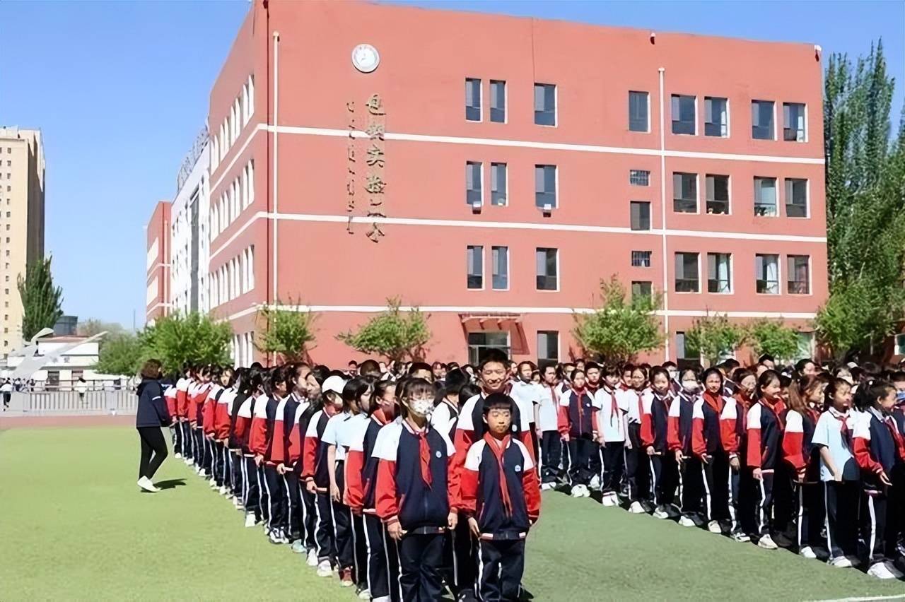 以"练"筑防 临"震"不慌,包头市包钢实验二小开展防震疏散演习_进行