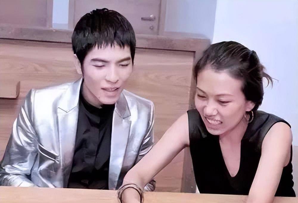 黎明娶了女助理,郭富城和小美29年还是好友,男偶像身边的女人们_方媛