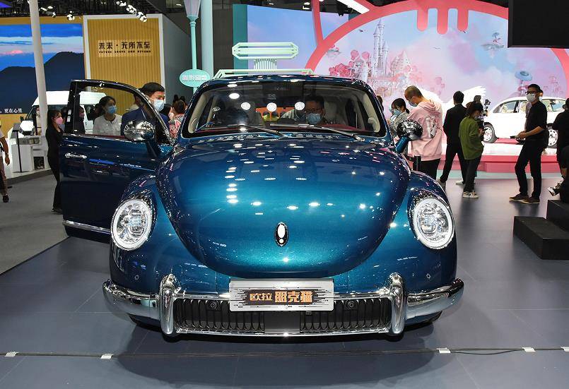 长城版"甲壳虫"正式官宣,采用复古元素,内置三块液晶屏!