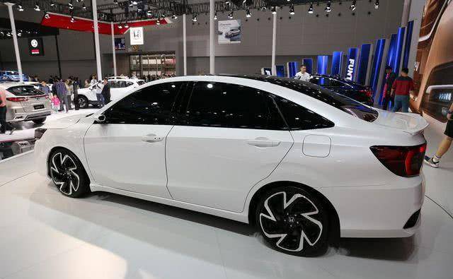 本田又出爆款,轴距2米7,比思域大一圈,空间媲美雅阁,仅9万_搜狐汽车