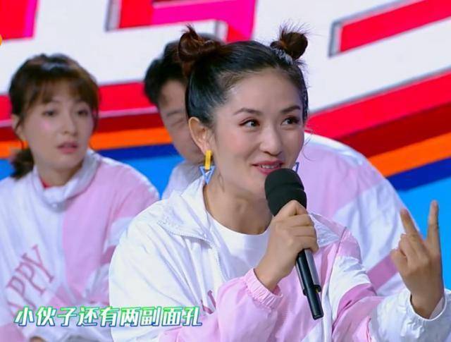 《快本》王鸥转晕重重摔倒,何炅飞奔救援查看,谢娜吴昕都没发现_游戏