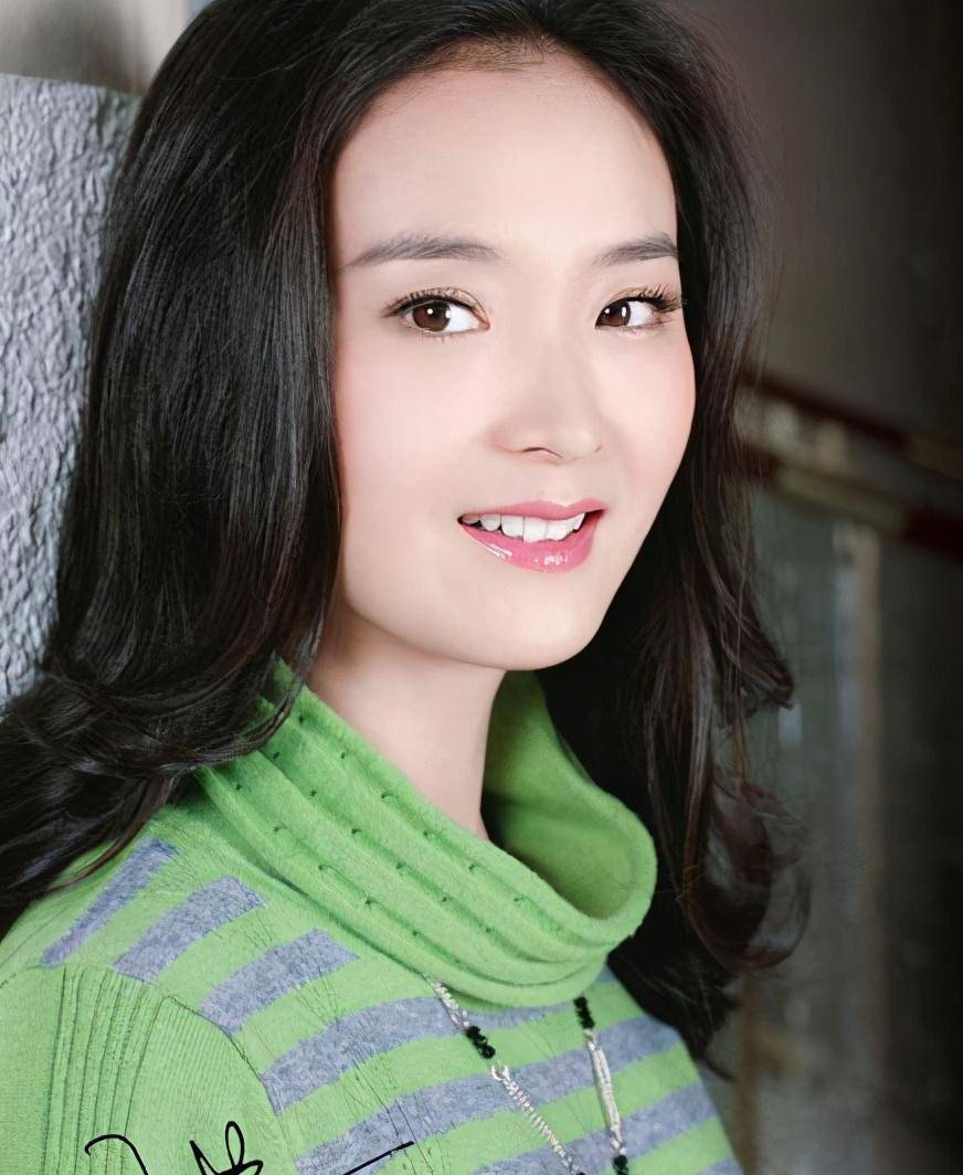 被9岁儿子打耳光,骂猪头,她嫁入豪门,或许没有表面上那么风光_王艳