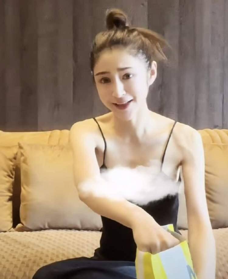 曾经最美的"周杰伦女郎"因胖毁所有,两年努力,终于瘦回来了_李心艾