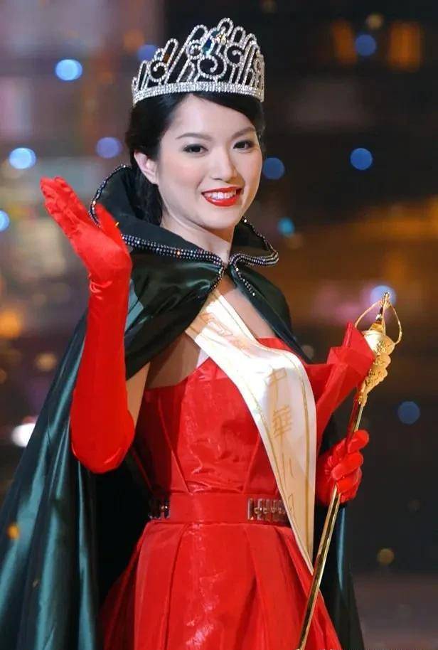 2009年国际中华小姐冠军苟芸慧,2018年与陆汉洋在加拿大注册结婚,同年