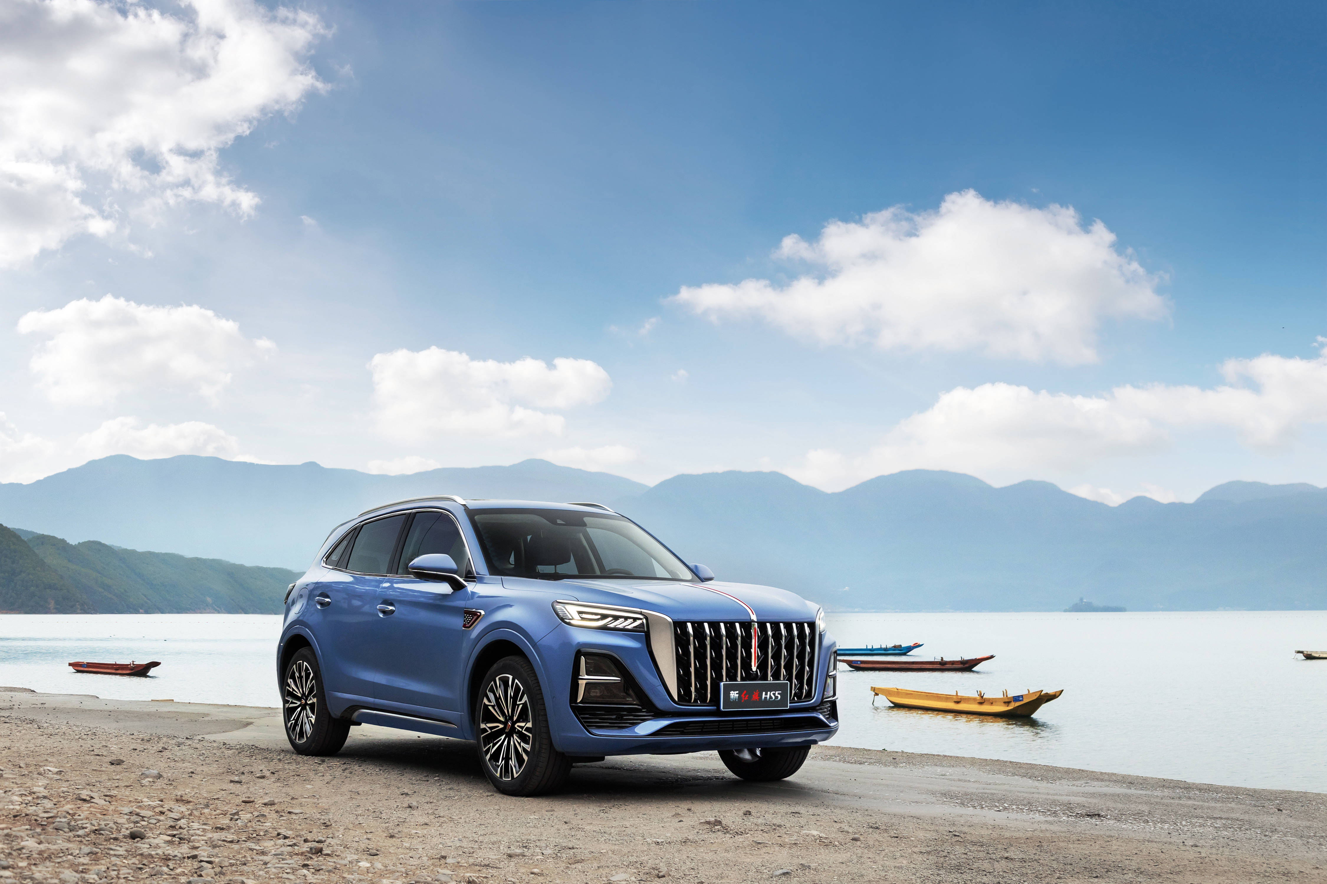 强者当红 新红旗hs5长春马拉松上市 售价18.38万元~24.